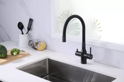 Paulmark SALIX, смеситель, черный, черный шланг Детальное фото товара: Paulmark SALIX, смеситель, черный, черный шланг