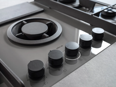 ELICA NIKOLATESLA FLAME GR/A/88 Детальное фото товара: ELICA NIKOLATESLA FLAME GR/A/88 газовая поверхность