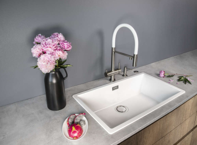 Omoikiri Kanto-C, смеситель, хром/белый гибкий шланг Детальное фото товара: Omoikiri Kanto-C, смеситель, хром/белый гибкий шланг