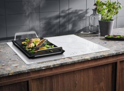Детальное фото товара: Electrolux LIV63431BW индукционная поверхность