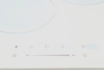 Детальное фото товара: ZUGEL ZEH452W стеклокерамическая поверхность