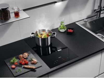 Детальное фото товара: AEG HRB32310CB стеклокерамическая поверхность