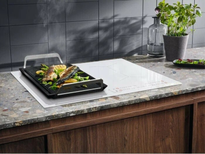 Детальное фото товара: Electrolux EIV63440BS индукционная поверхность