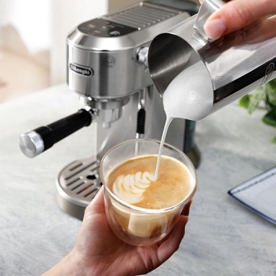 Детальное фото товара: DeLonghi EC890.M